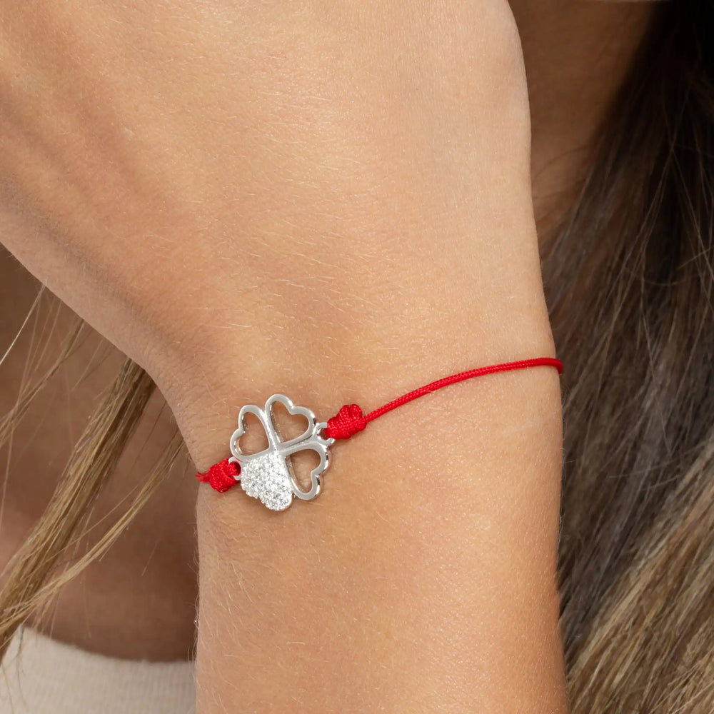 SREBRNA NARUKVICA RED THREAD CLOVER