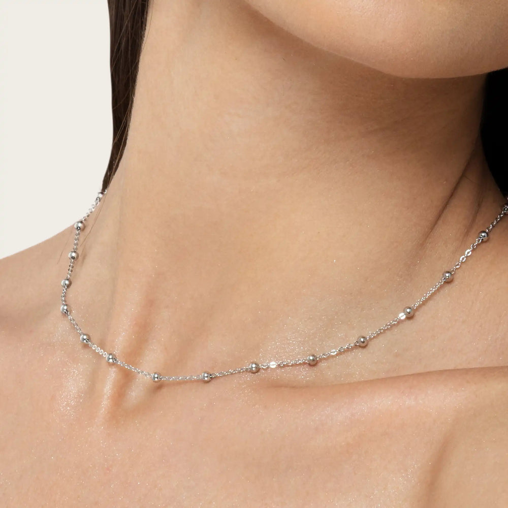 SREBRNA OGRLICA LULU