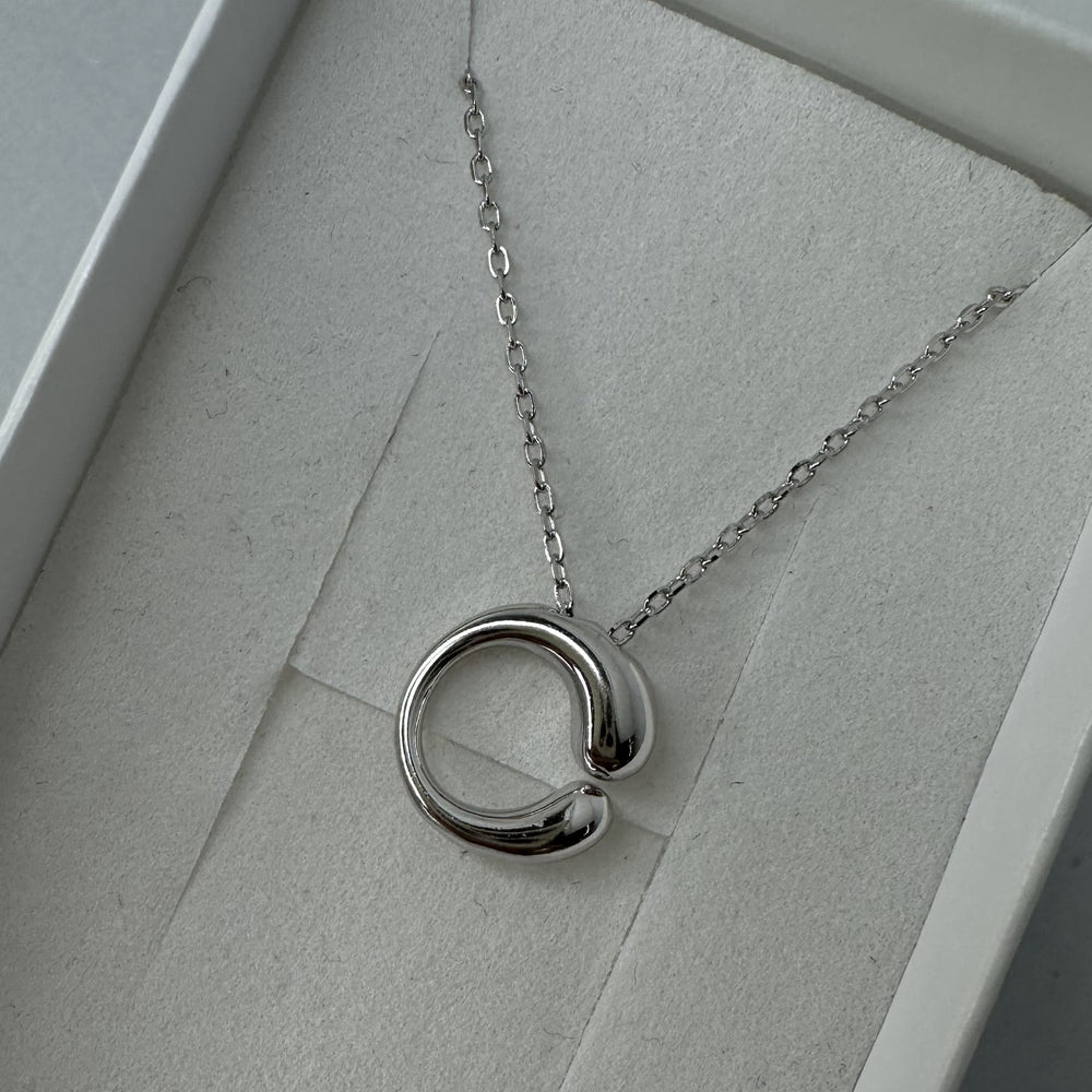 SREBRNA OGRLICA CLASSIC NERA