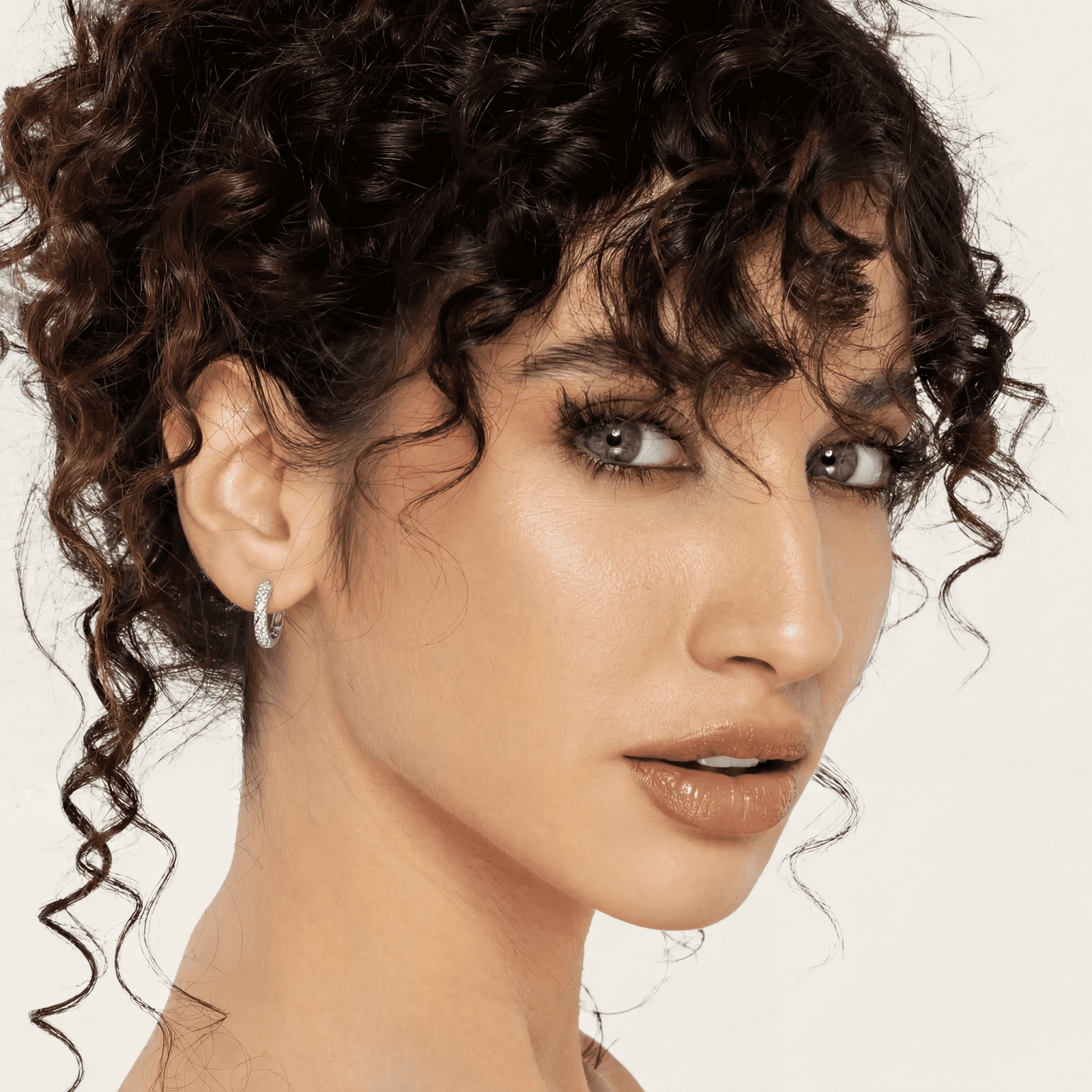 SREBRNE MINDJUŠE TWISTED HOOPS