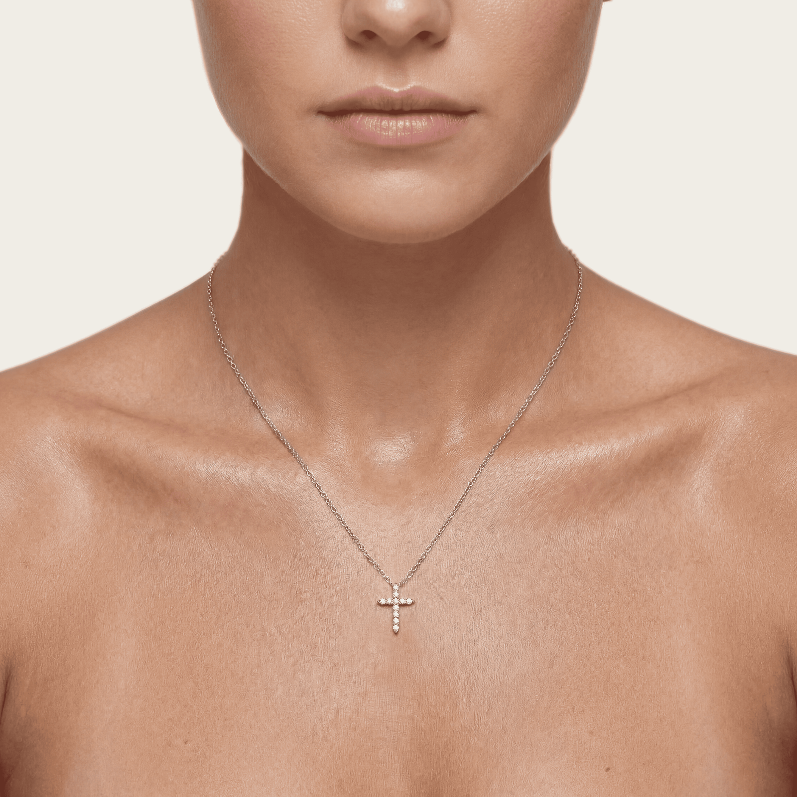 DIAMOND CROSS LUKSUZNA OGRLICA